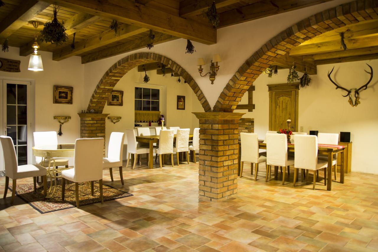 Usadba Bogach Hotel Кобрин Екстериор снимка